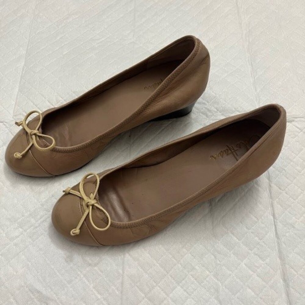 Soft leather shoes, pre owned